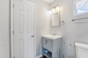 Pinewood Ave-S2502-025.jpg