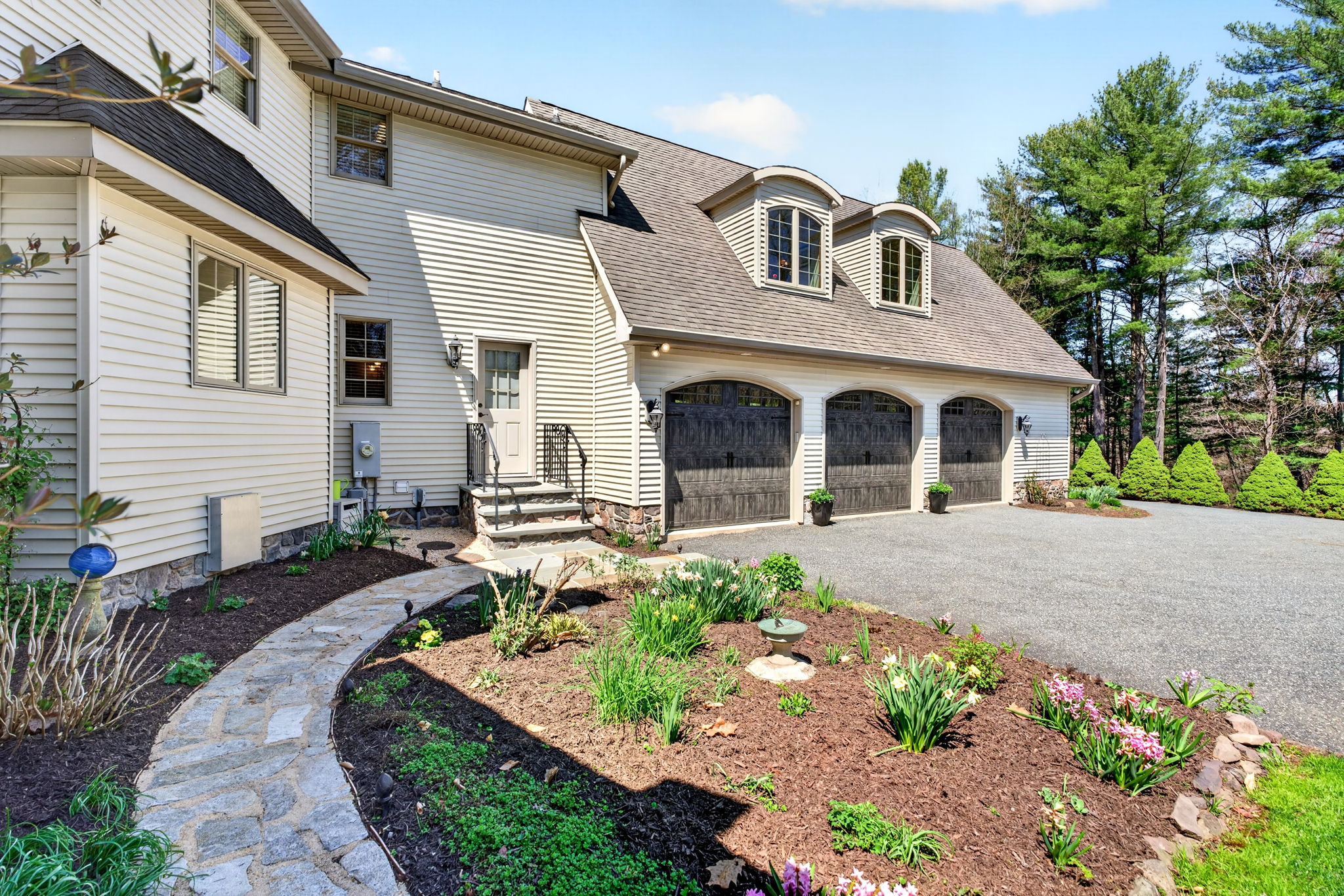 2814 Rocks Station 104