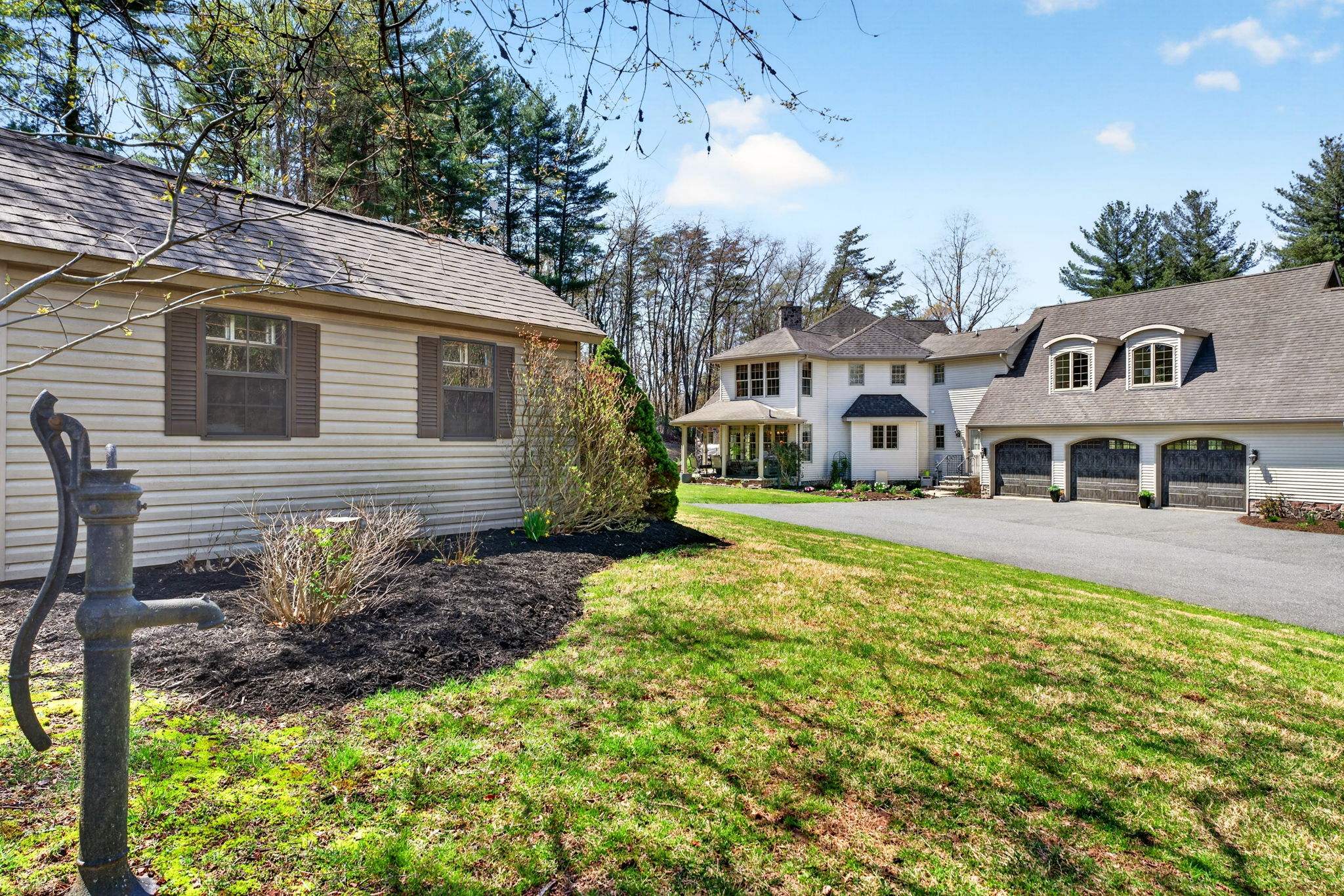 2814 Rocks Station 107