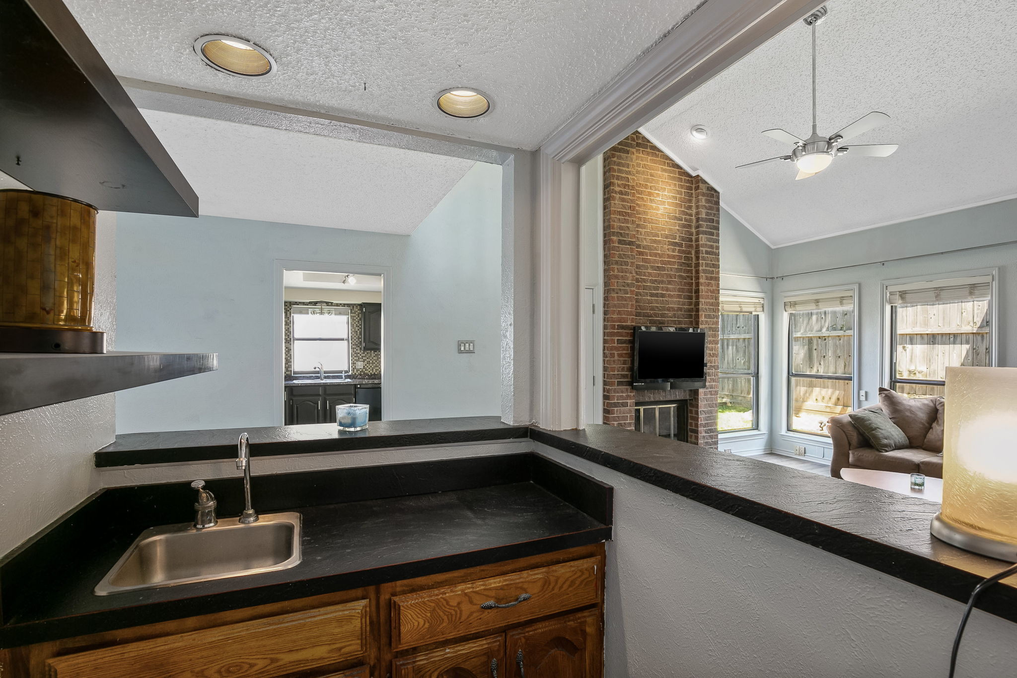 3815 Clover Hill Ln, Carrollton, TX 75007 Gold Sprint Media