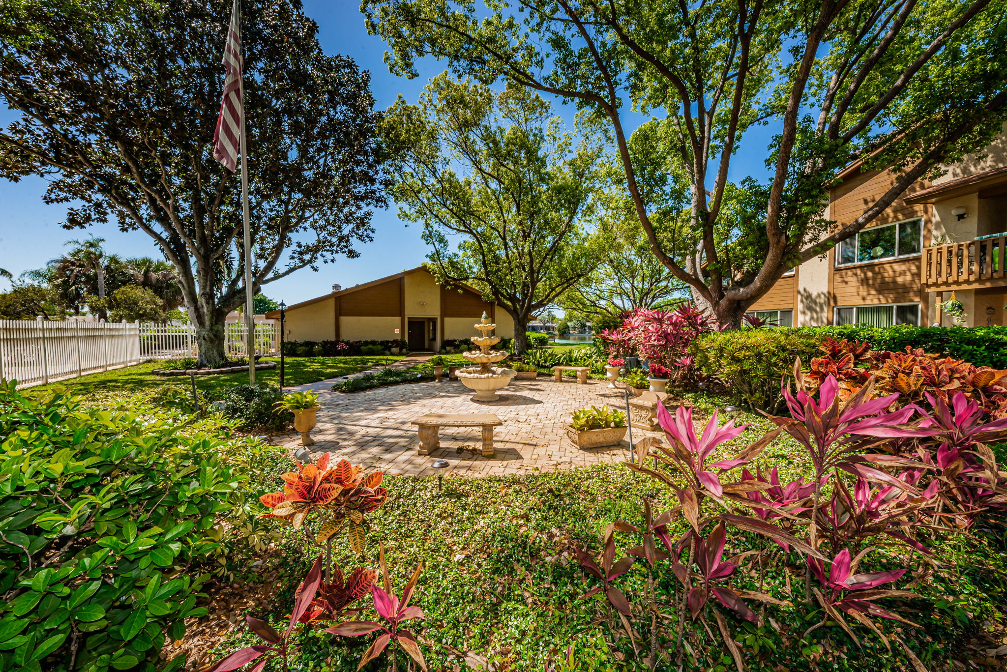 30-Pool and Clubhouse
