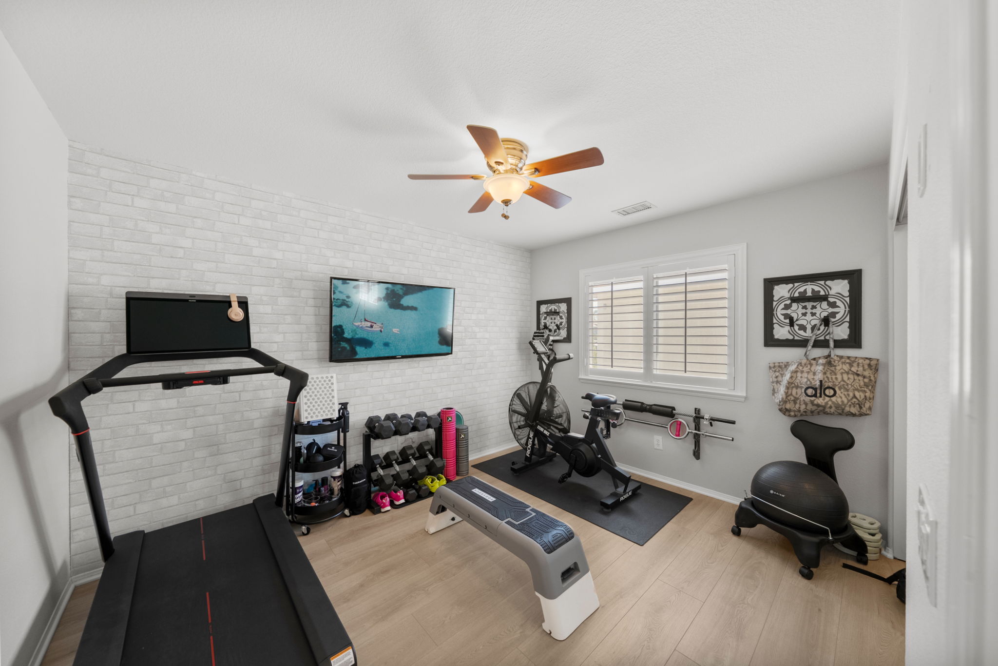  Photo 43