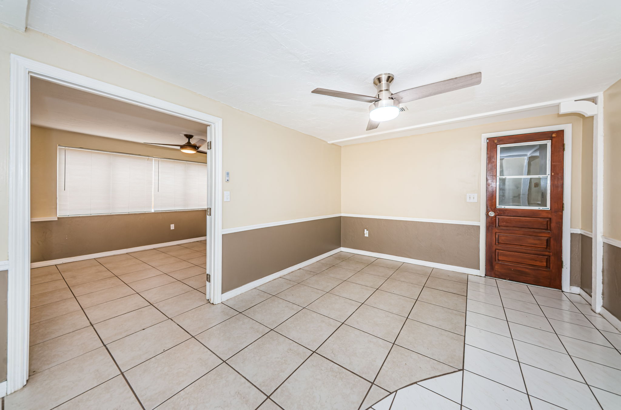 Family Room4-2