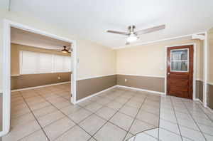 Family Room4-2