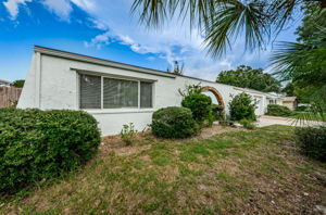 Front Exterior3