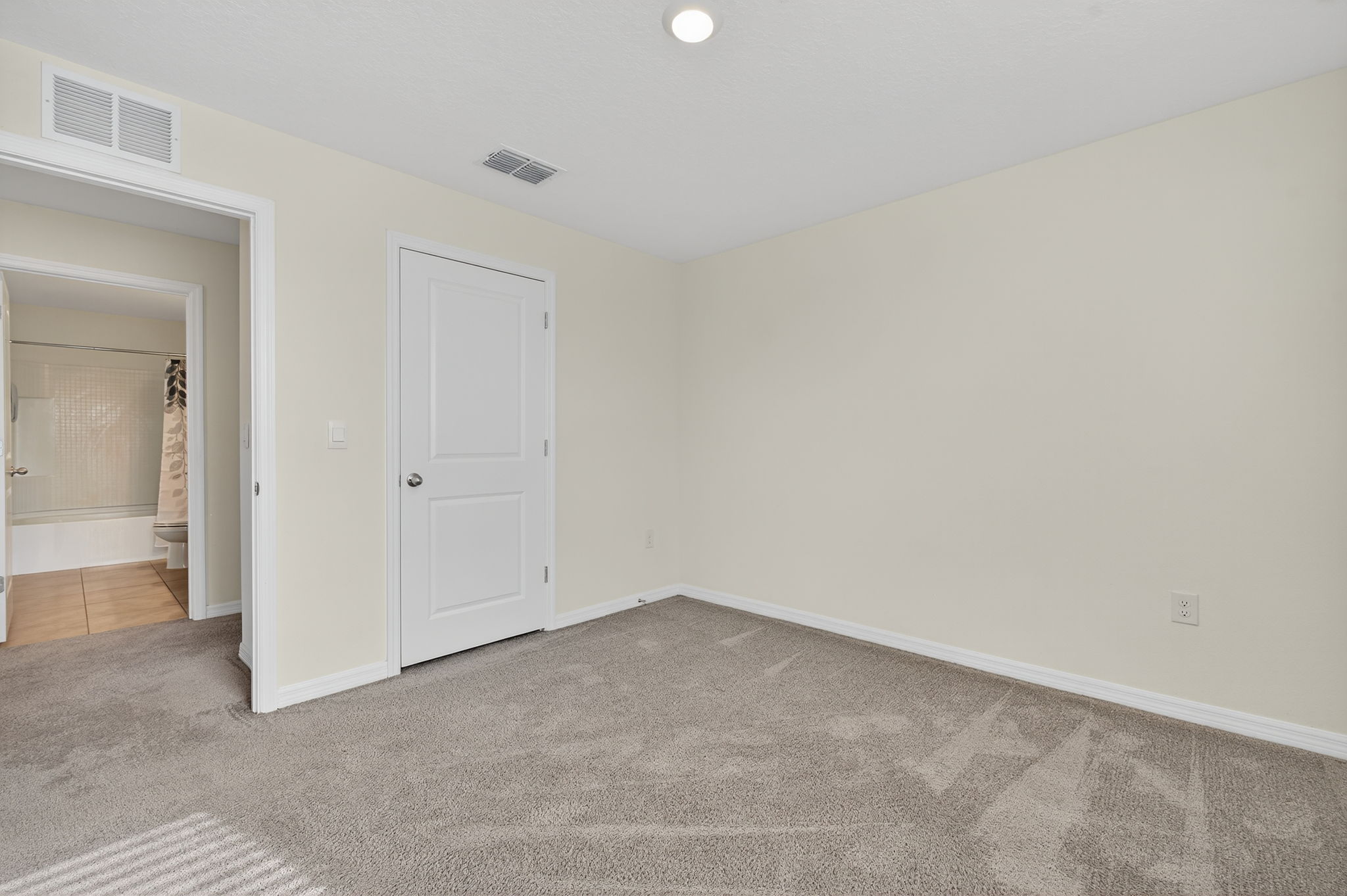 Interiors (58)