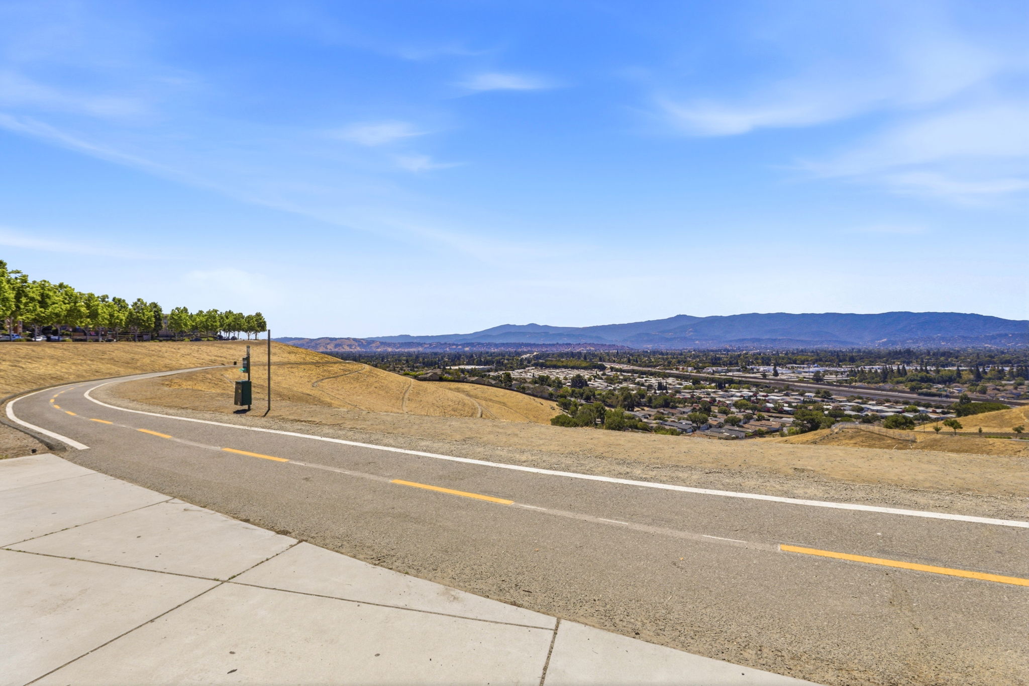 049_F8_382 Llano de los Robles Ave 9
