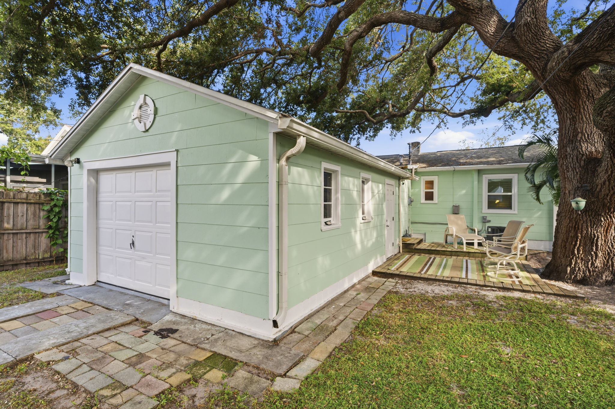 Rear Exteriors (5)