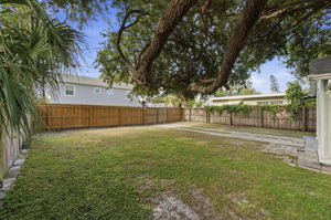 Rear Exteriors (6)