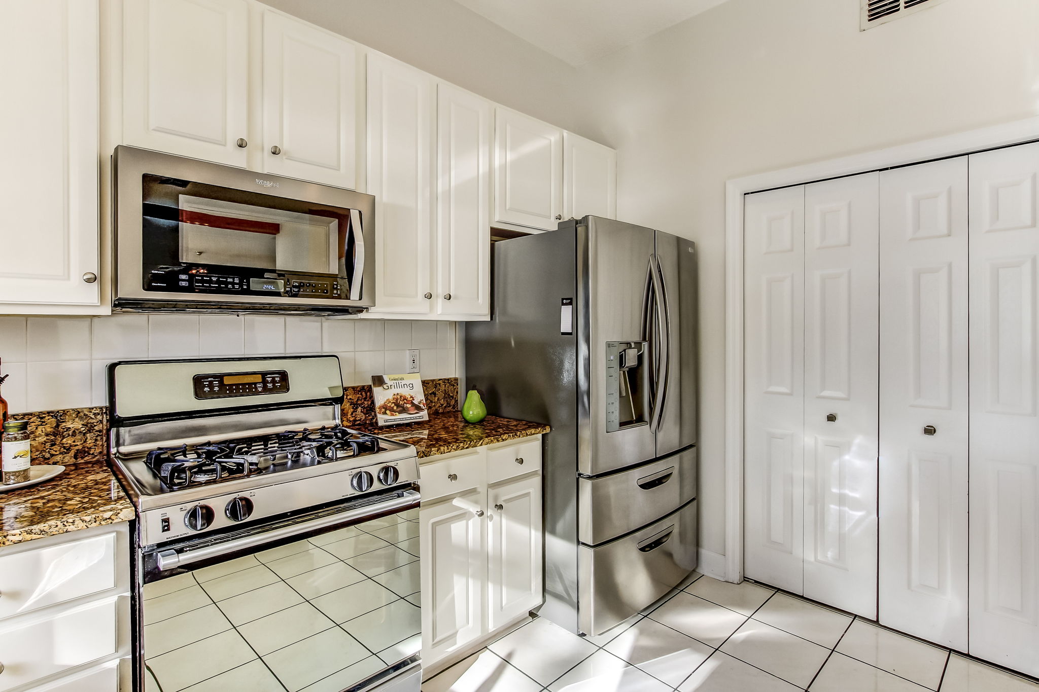 Gas Stove & French Door Refrigerator