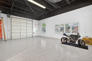 Garage 1 of 2
