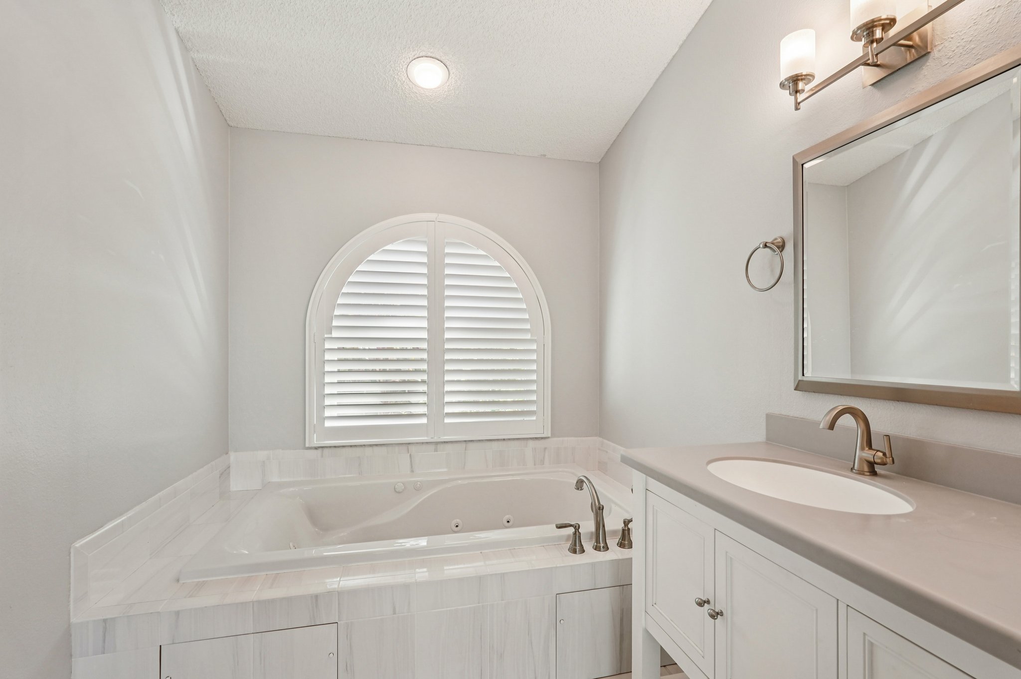 Garden Lakes Estates Dr-S1411-021.jpg