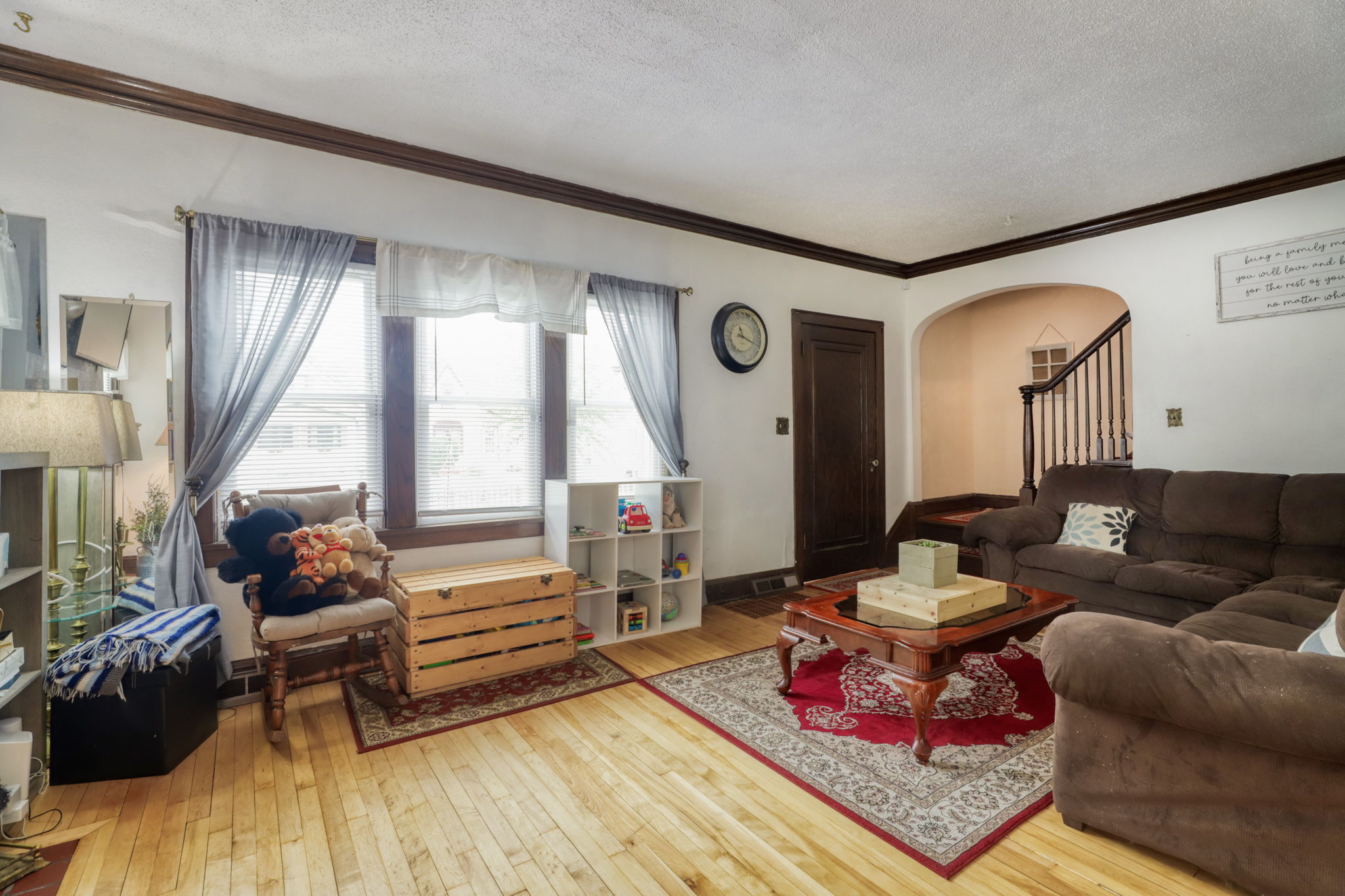 3822 N Colfax Ave, Minneapolis, MN 55412 Excalibur Portraits