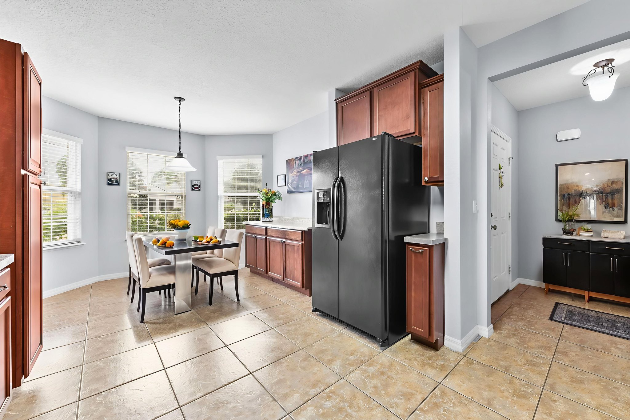 DSC_0393 virtually staged.jpeg