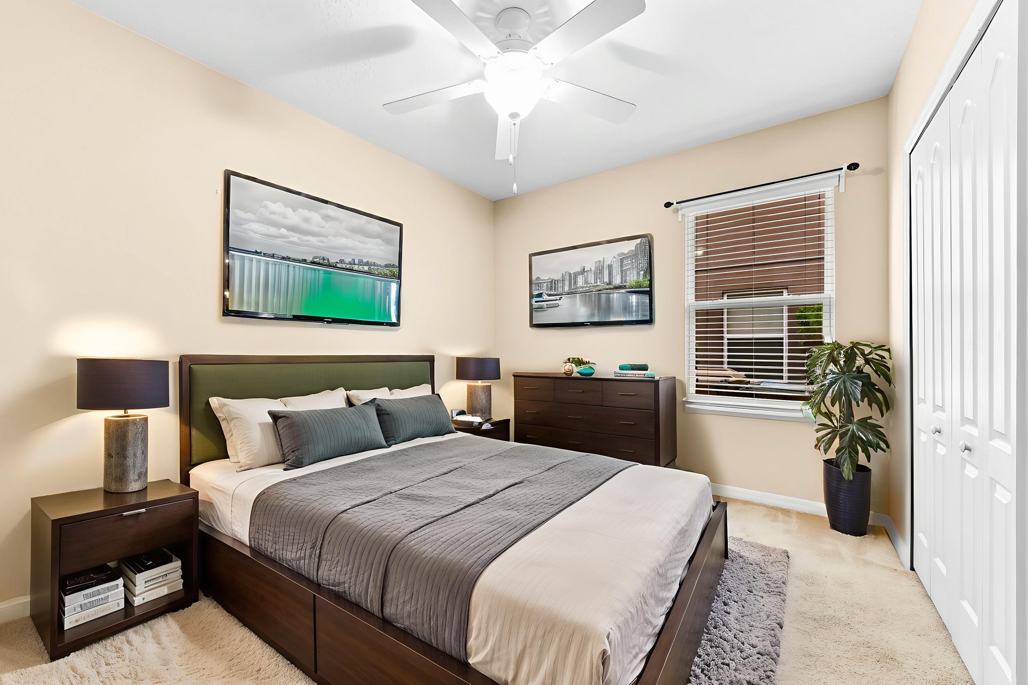 DSC_0538 virtually staged.jpeg