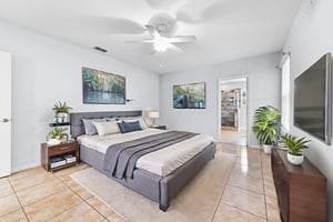 DSC_0433 virtually staged.jpeg