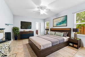 DSC_0428 virtually staged.jpeg