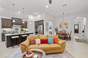 Open floorplan living/dining/kitchen