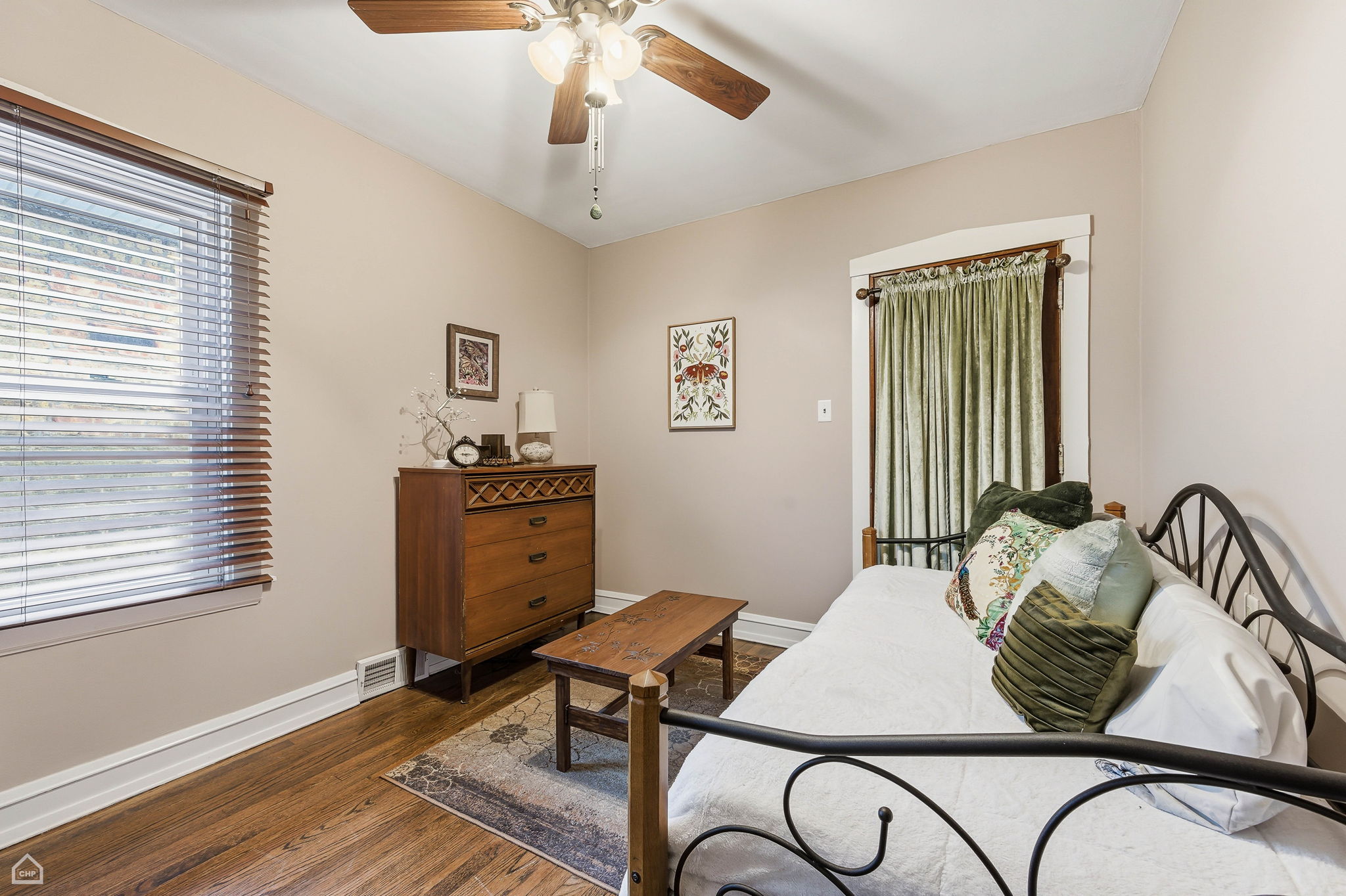 3825 N Newcastle Ave - Kara Boeldt_CHP2026_008