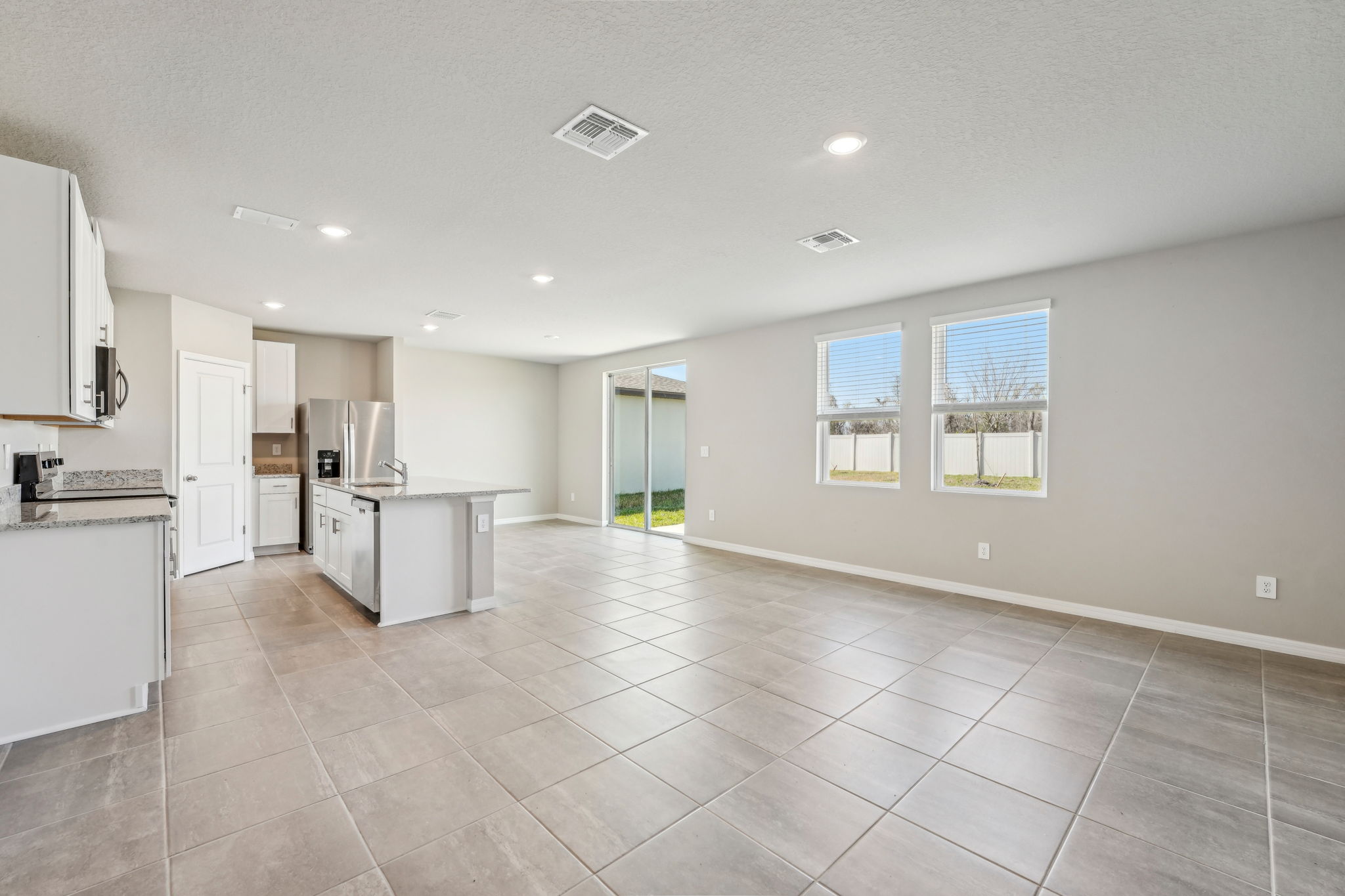 Tampa - Park East - 3825 Radiant Mountain Drive, Plant City FL 33565 -007