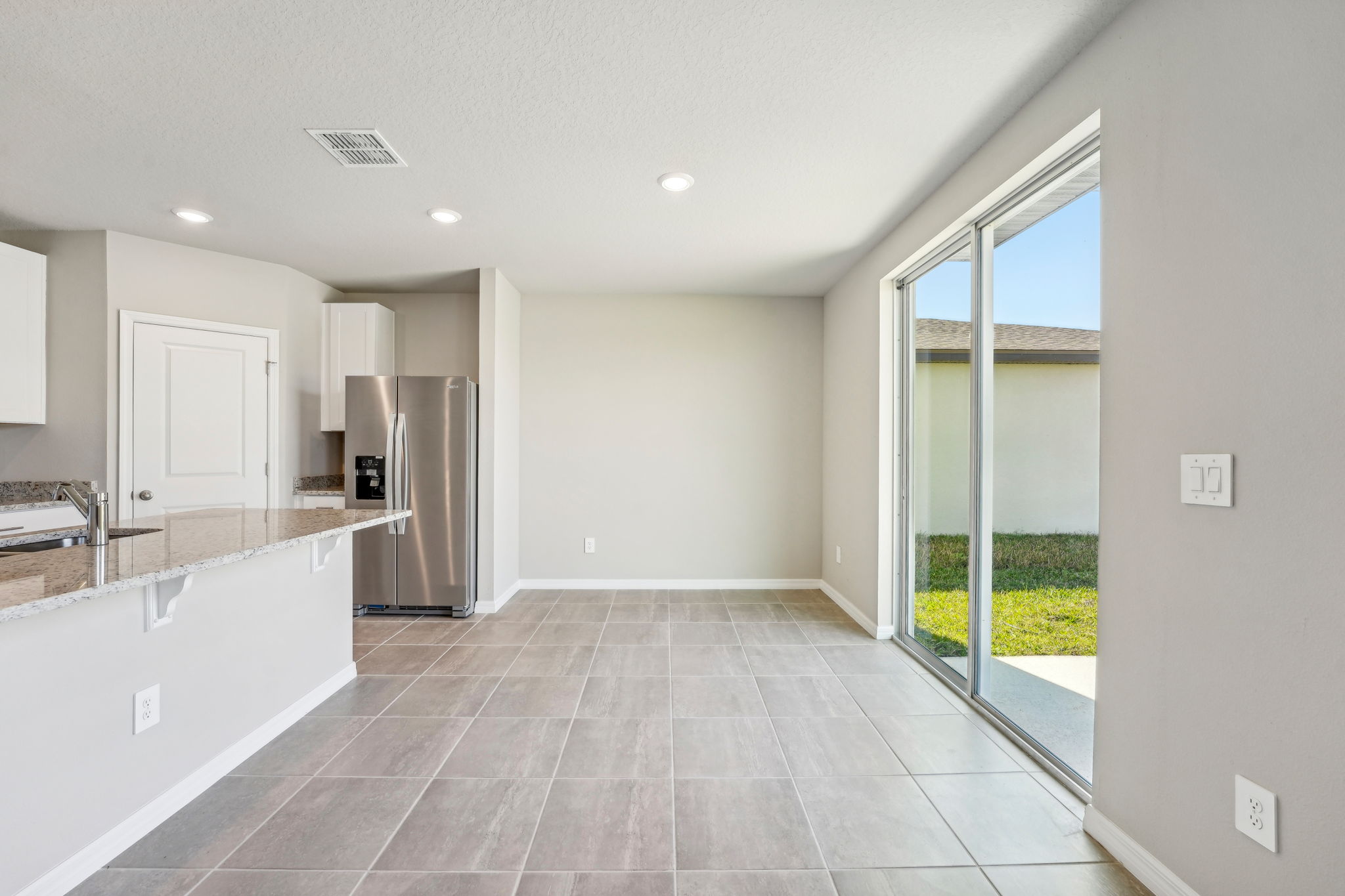 Tampa - Park East - 3825 Radiant Mountain Drive, Plant City FL 33565 -010