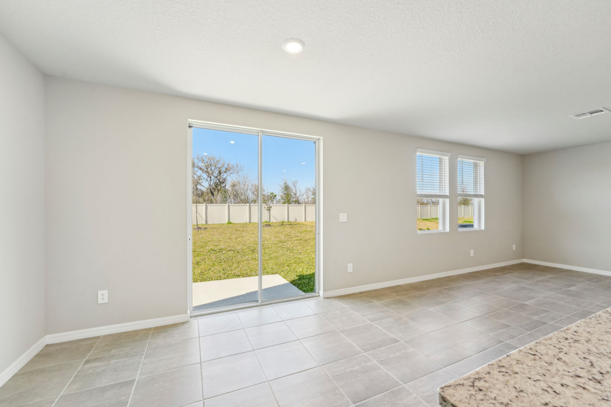 Tampa - Park East - 3825 Radiant Mountain Drive, Plant City FL 33565 -014