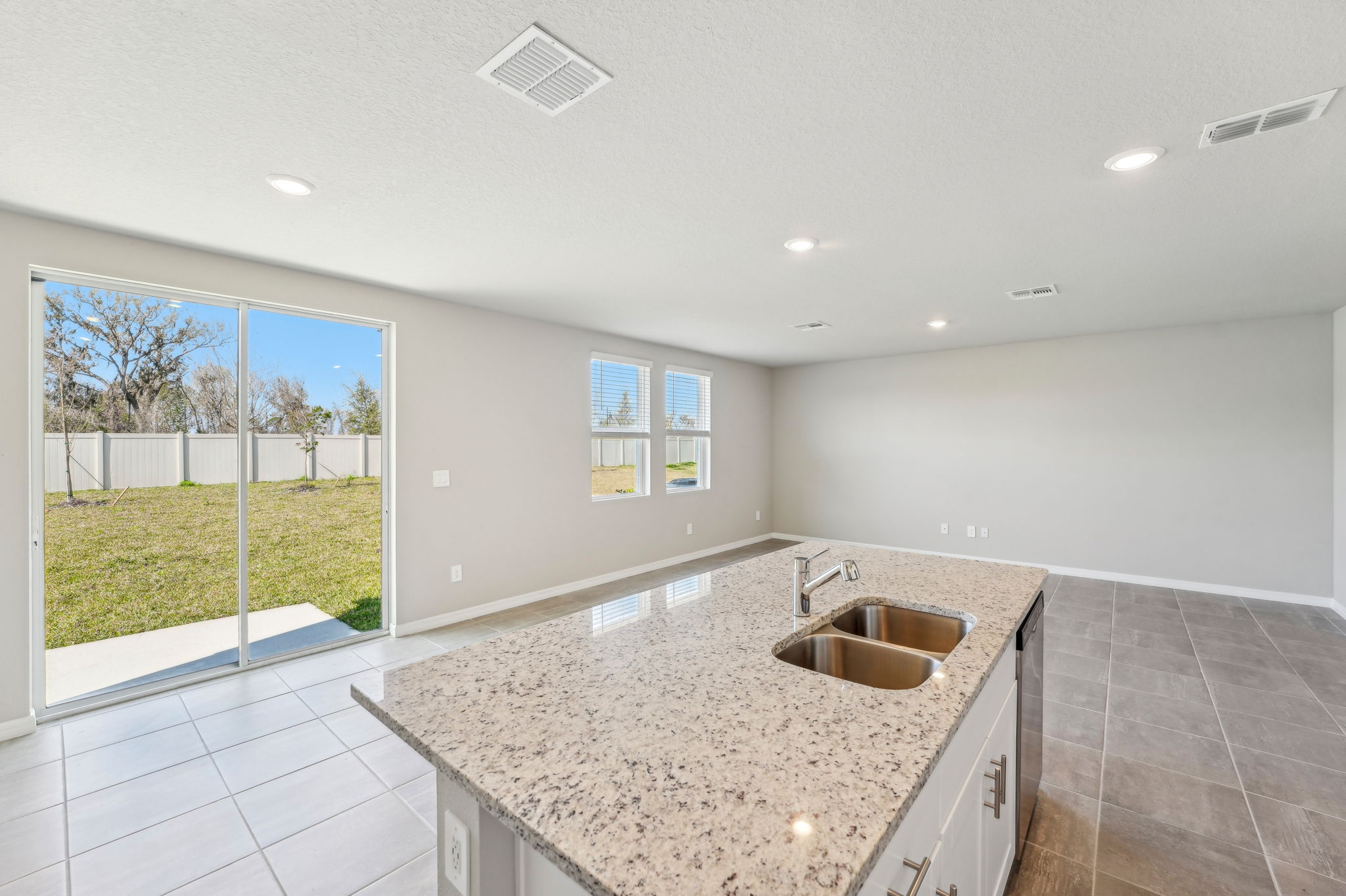 Tampa - Park East - 3825 Radiant Mountain Drive, Plant City FL 33565 -019