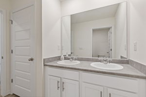  Photo 31