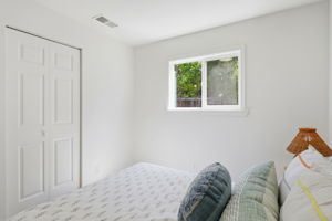 029_F8_383 Burnett Ave