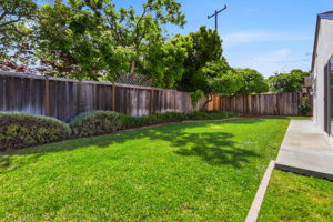 044_F8_383 Burnett Ave
