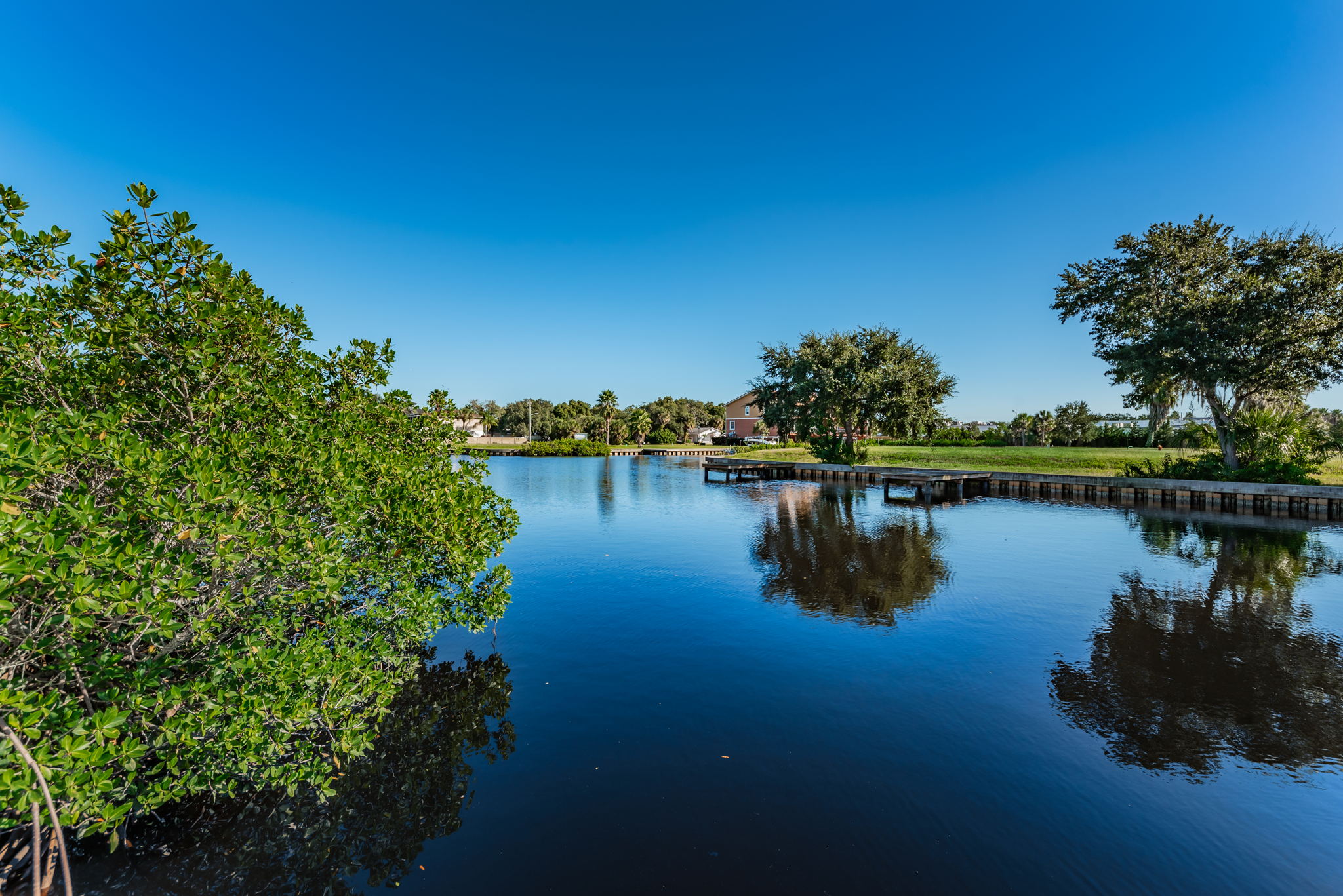 14-Moorings Clubhouse Water View