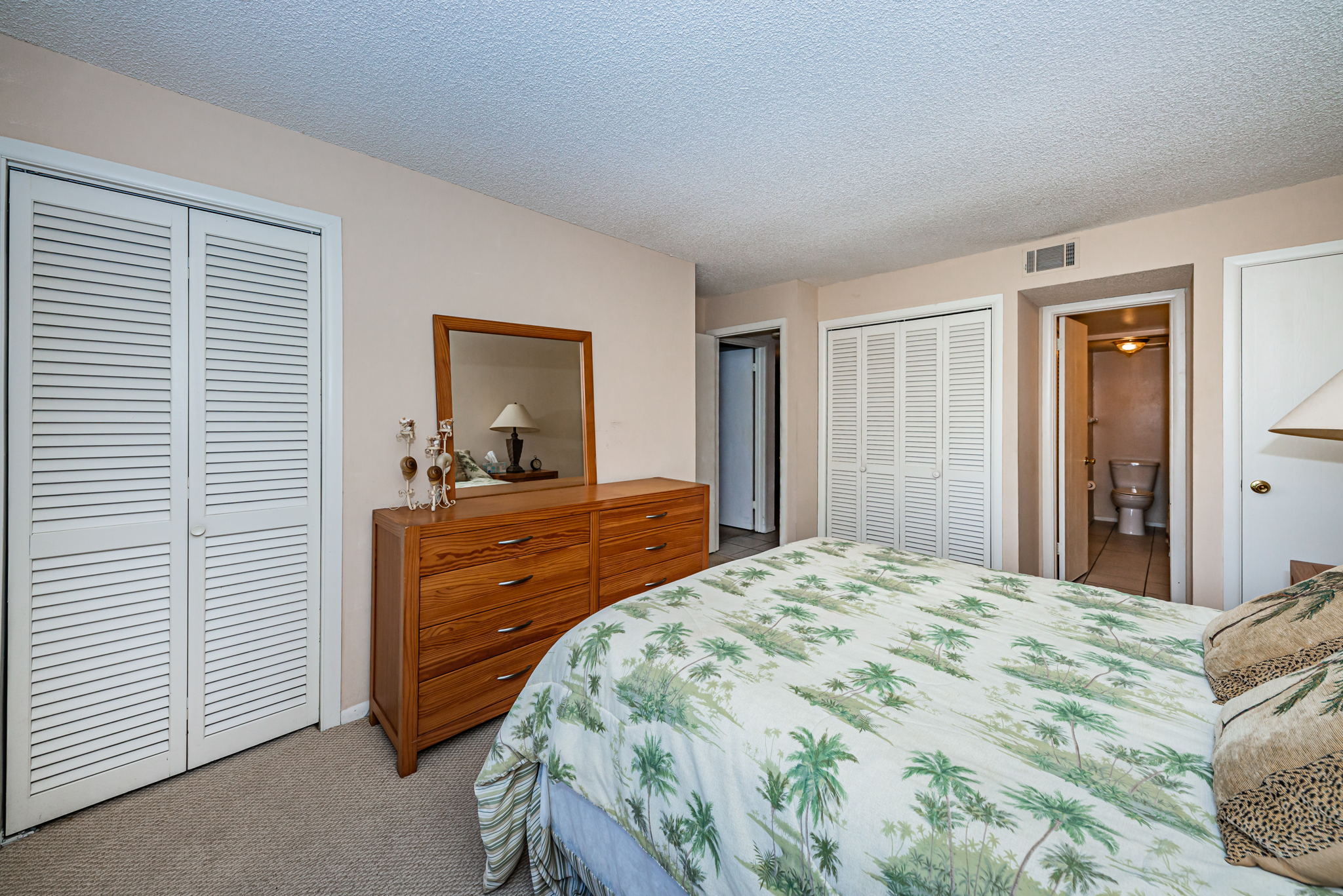 Master Bedroom1c-2