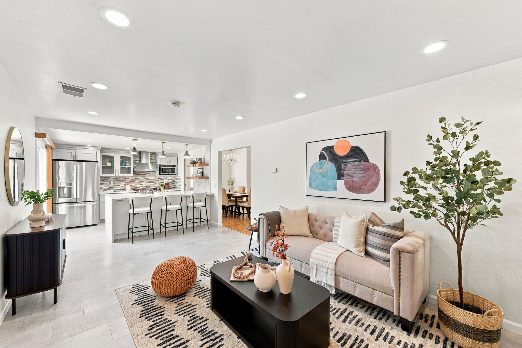 012_F8_3830 Campbell Pl