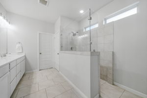  Photo 33