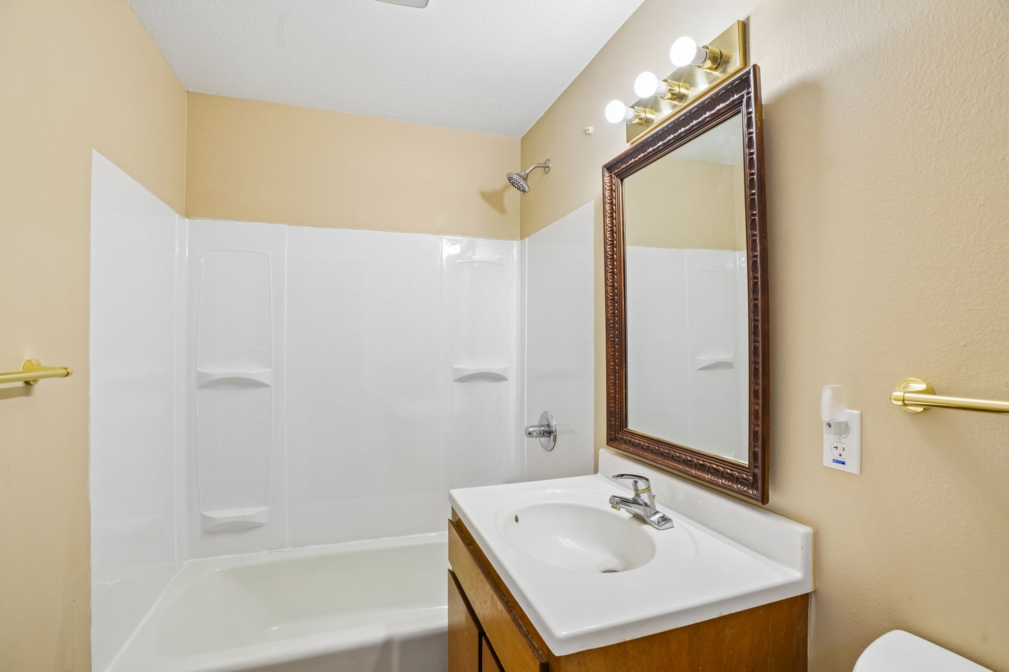3rd Ave-S0108-024