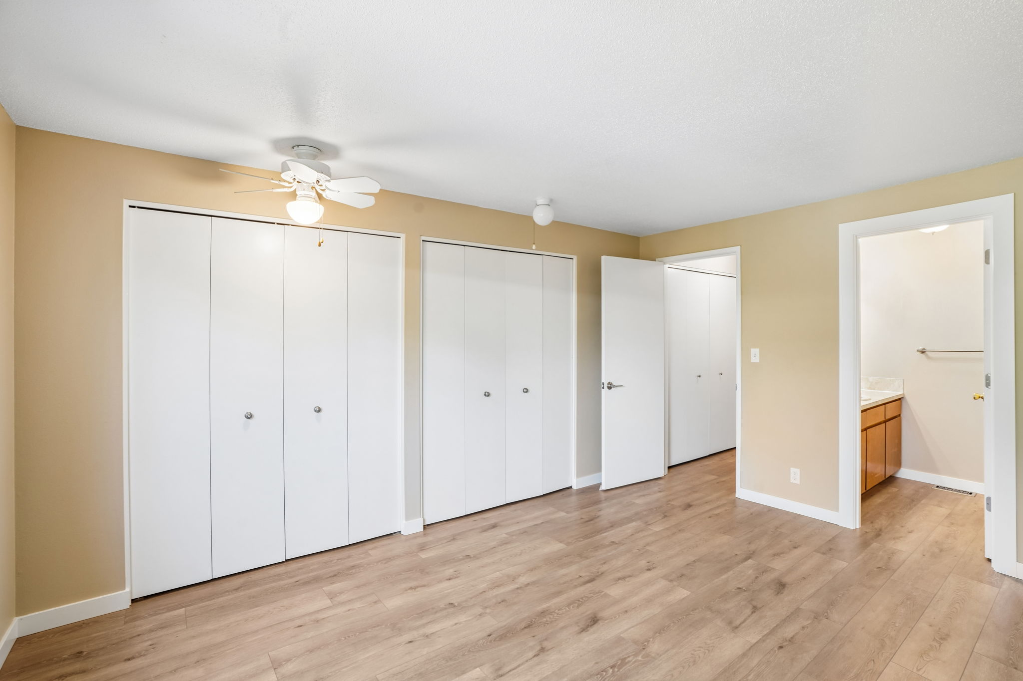 3rd Ave-S0108-026