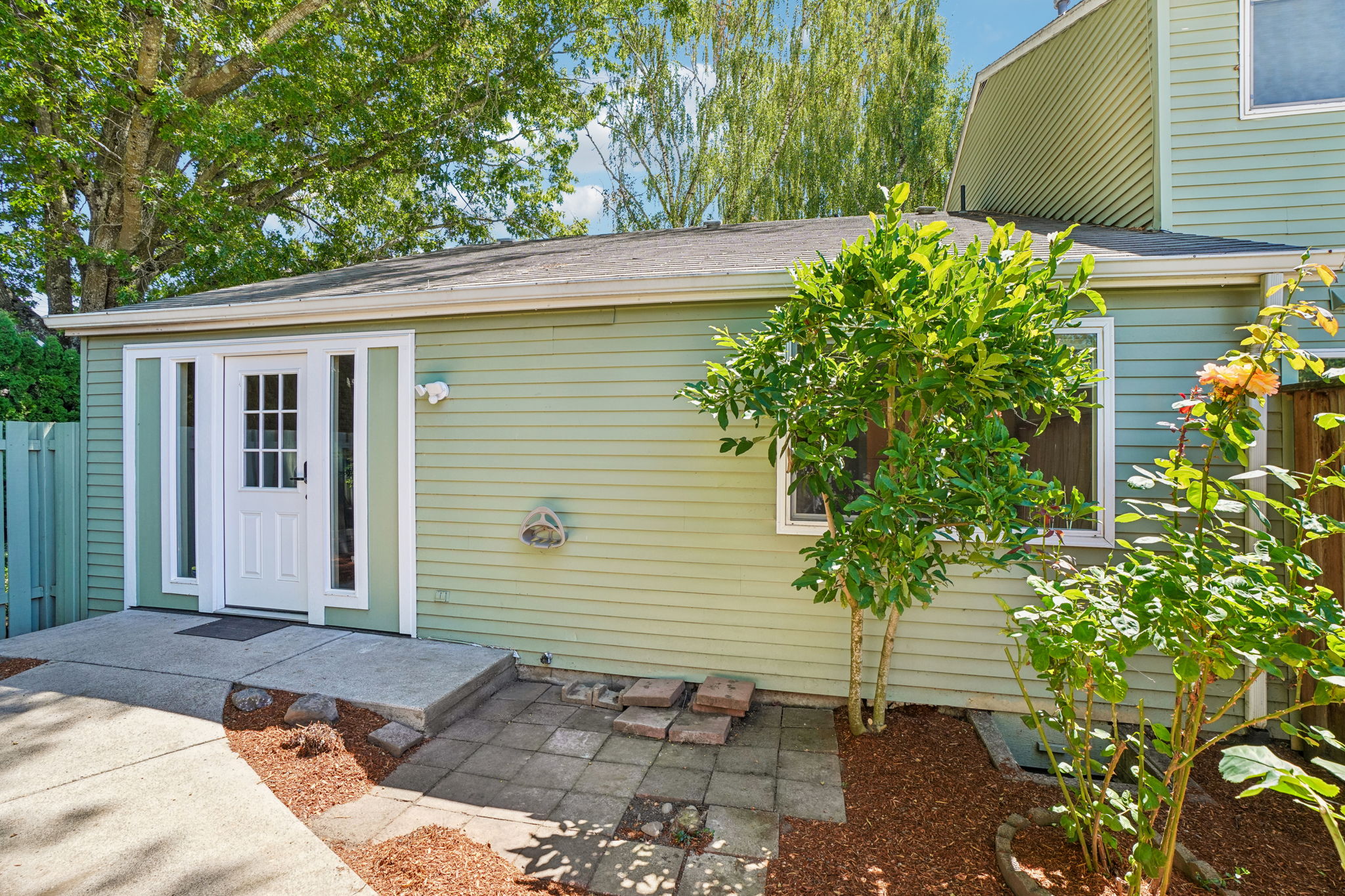 3rd Ave-S0108-034