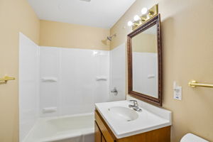 3rd Ave-S0108-024