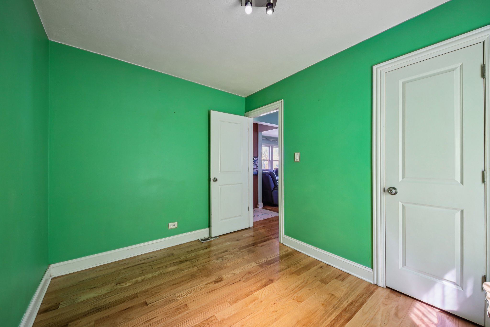 N Oak Park Ave-S1904-016.jpg
