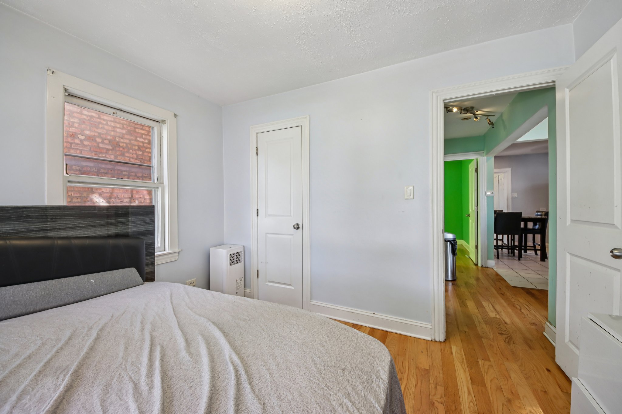 N Oak Park Ave-S1904-017.jpg
