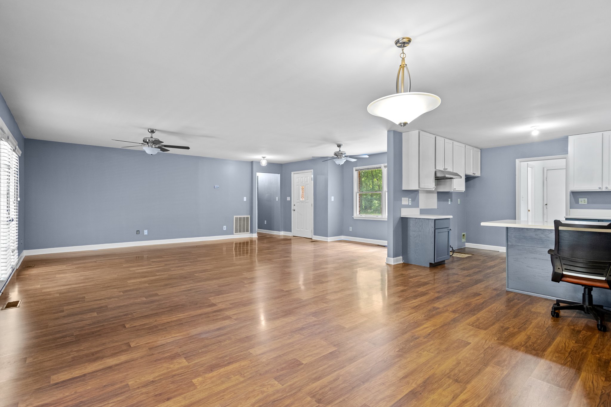  Photo 33