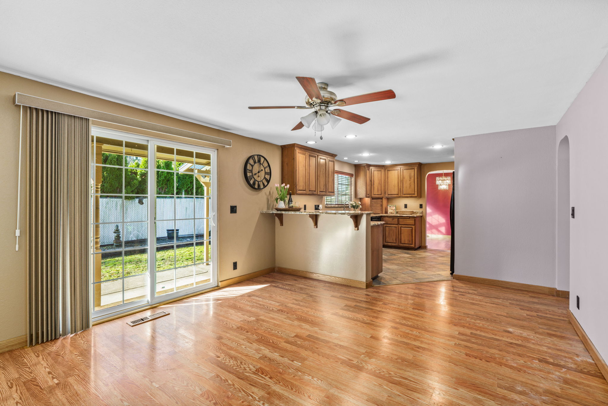 Kitchen/Eating Area