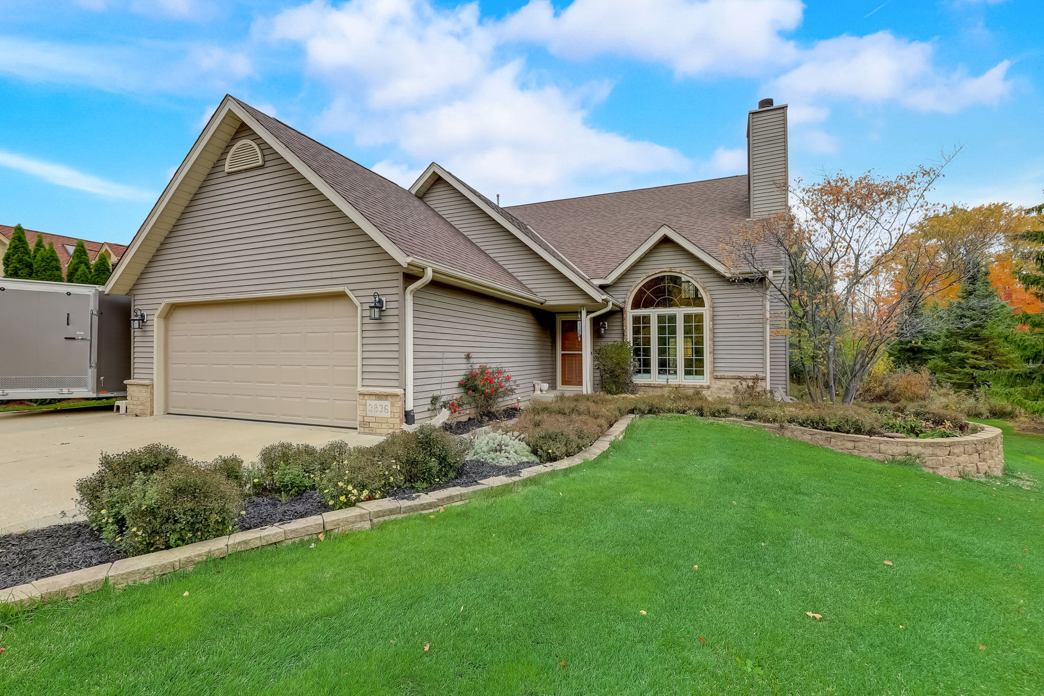 W Puetz Rd-004