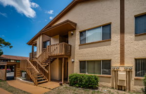 Front Exterior5