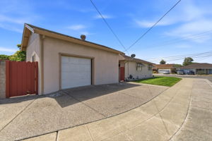 037_F8_3838 Monterey Blvd