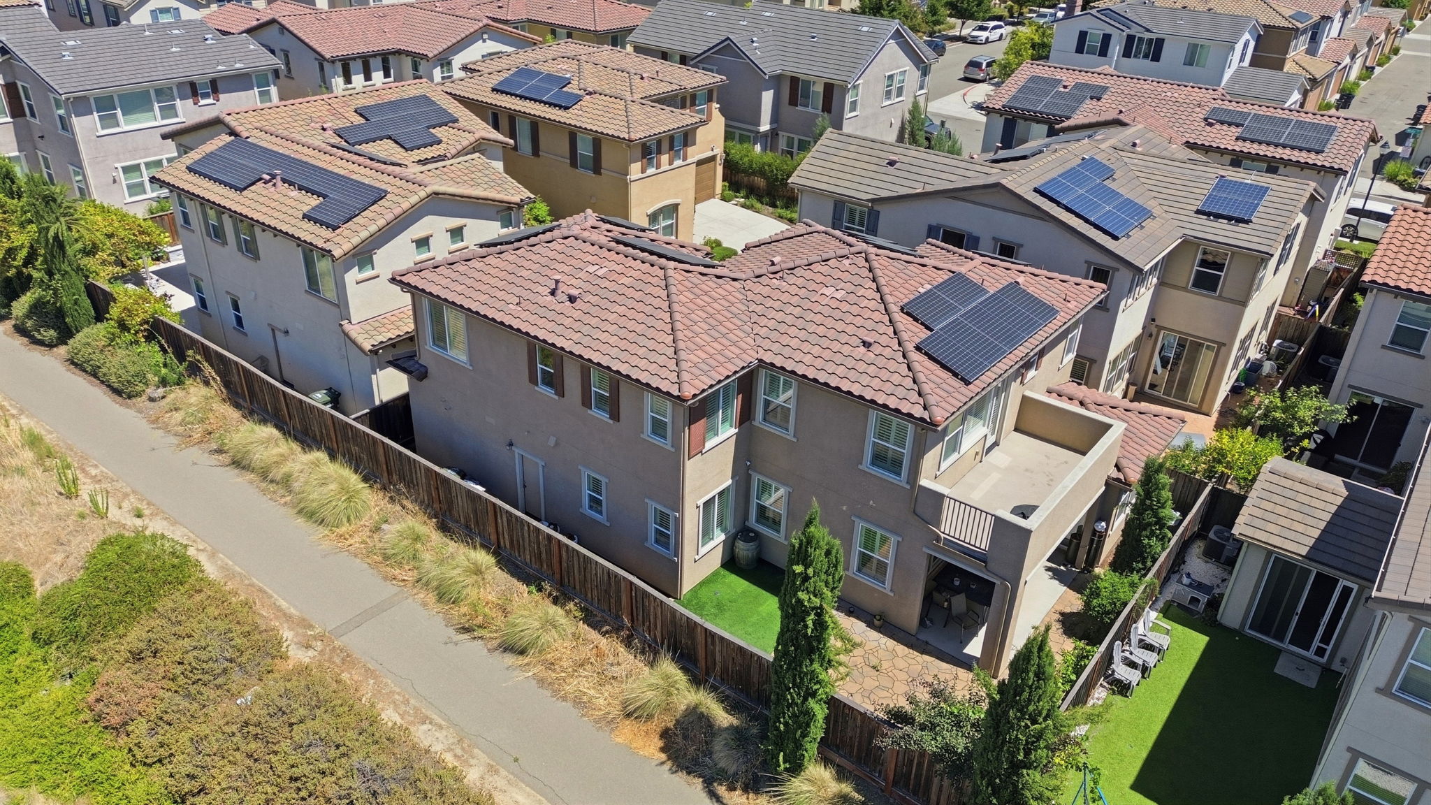 010_F8_AERIAL_384 Misty Cir