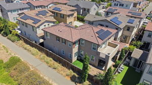 010_F8_AERIAL_384 Misty Cir