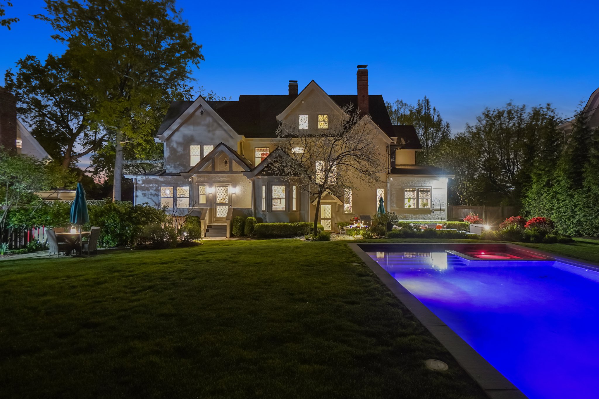 Welcome home! You will love this dreamy, flat backyard oasis - the best of both worlds: a swimming pool with an electric safety cover plus a generous grassy area so the backyard is wonderfully green too!