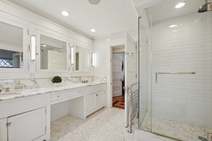 Spa-like luxurious primary bathroom.