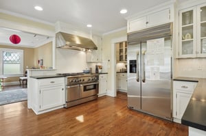 High-end stainless-steel appliances and a sprawling layout. Don't feel like cooking? Plenty of space to unpack your take-out from one of Montclair's many highly regarded restaurants.